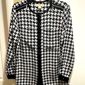 Michael Kors size 8 long sleeved Blouse